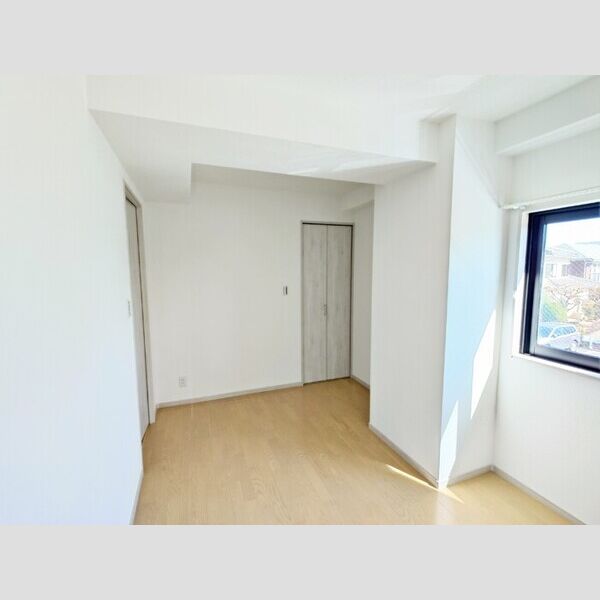 グランヴェールにしすな205号室 洋室6帖(別角度)