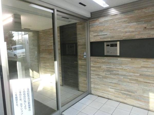 レヴィーガ大山205号室 エントランス