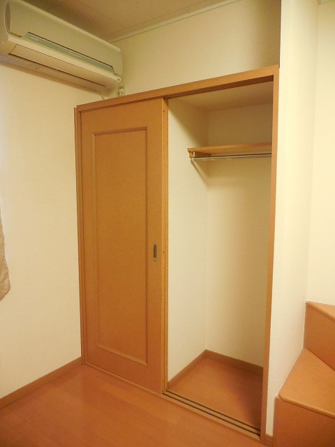 レオパレスプルミエ クローゼット