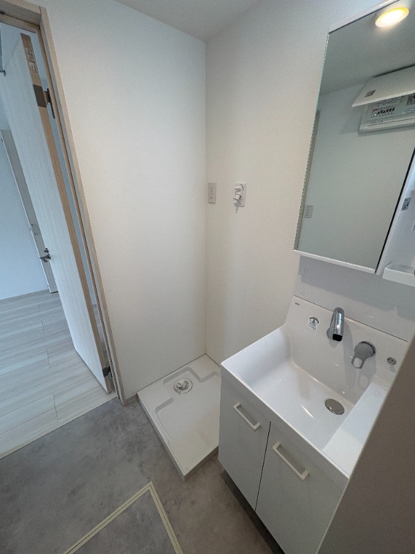 エトワールヴァリ　プレリュード1階 ※105号室は反転