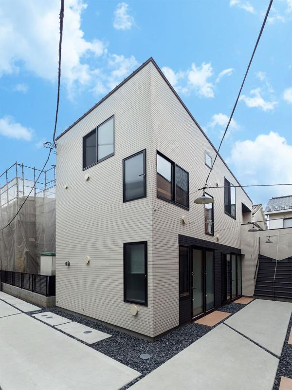 LUNA COURT AKABANEDAI2階 エントランス