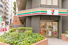 ロジマン御苑 【コンビニエンスストア】セブンイレブン 新宿御苑前本通り店まで111ｍ