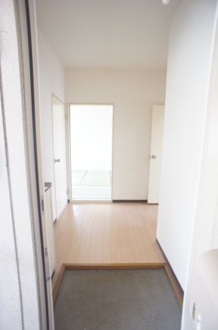 クレストコートＢ 玄関