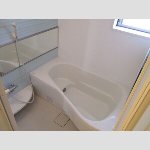 ソレアード103号室 バス