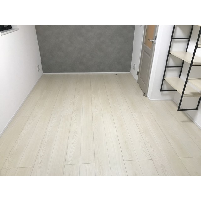 アザーレ・プラネ湘南台201号室 リビング