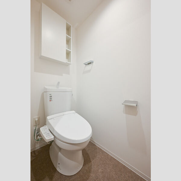 ロイジェント西新井0407号室 温水洗浄便座