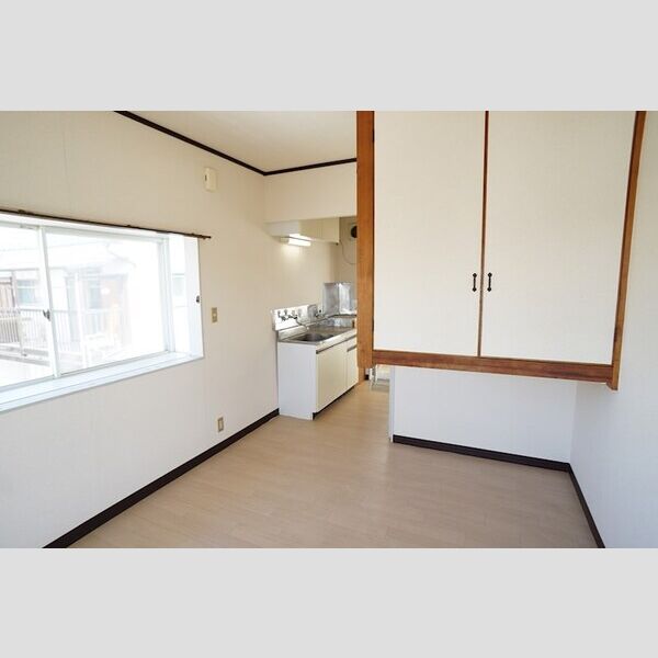 ハイムサンシャワー 収納下部は空いているのでベットもOK♪