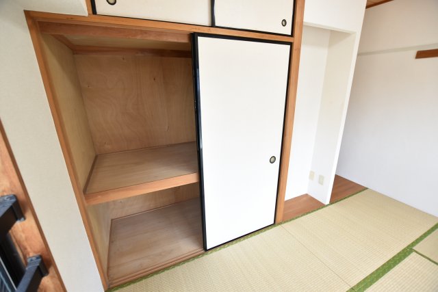 セザール池袋西301号室 収納