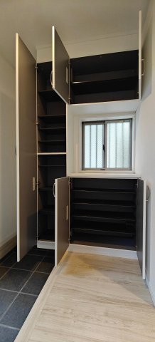 足立区六月2丁目戸建 収納