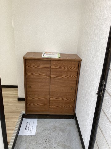 ハイツ平楽203号室 玄関