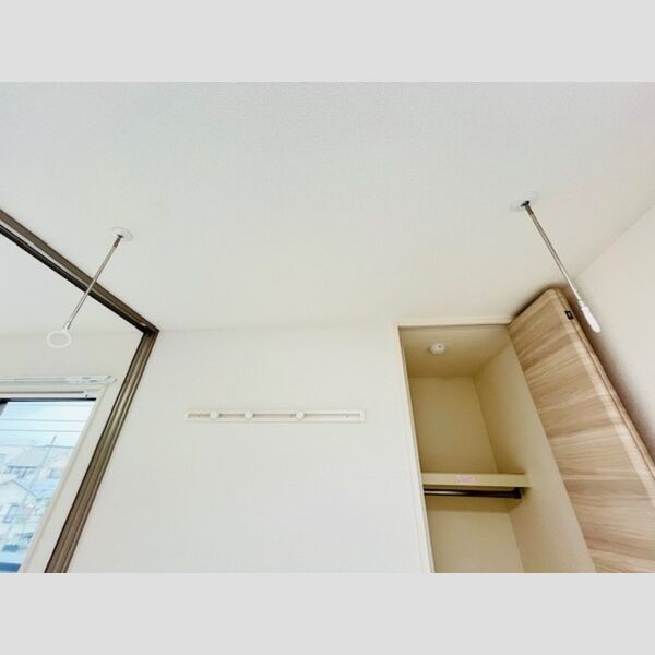 ファンウェーブ湘南藤沢301号室 室内物干し