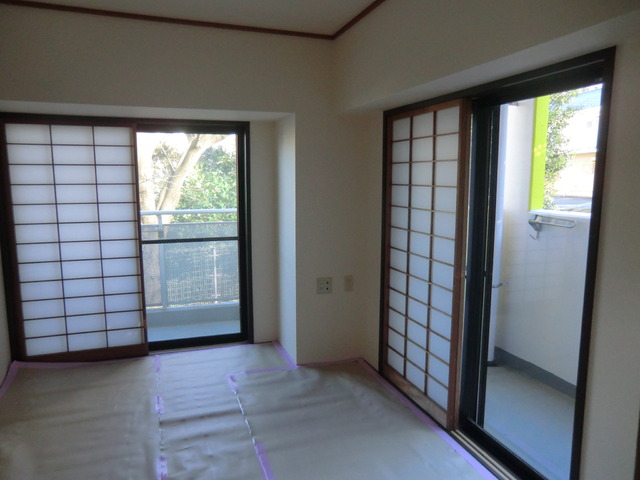 ラ・クラッセ西寺尾0214号室 両面バルコニー　明るい和室