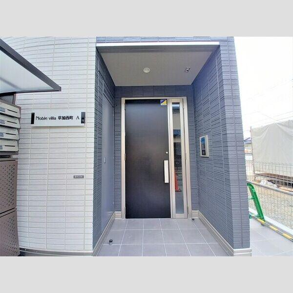 Noble　villa草加西町A エントランス