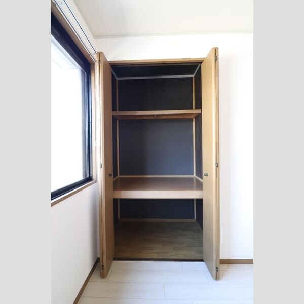 セジュール片町　Ⅰ ★押入★