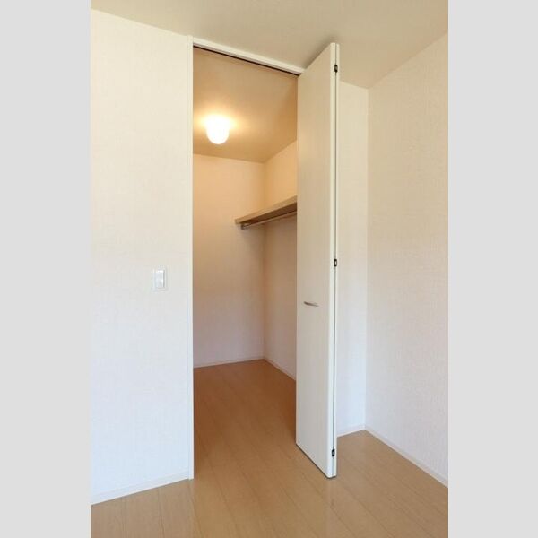 トレグラース　A棟 ウォークインクローゼット