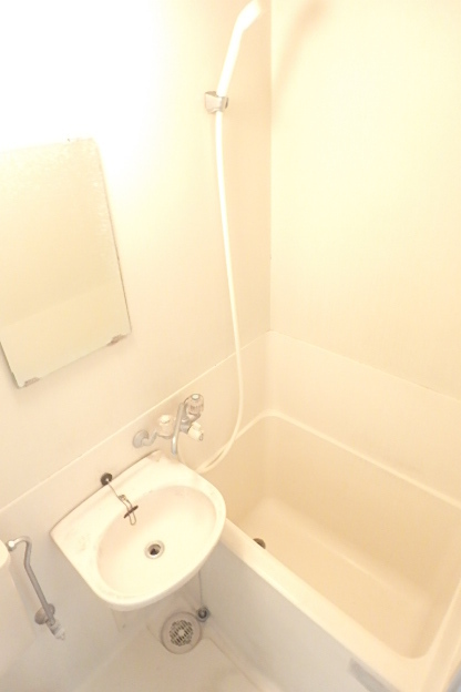 スカイコート横浜平沼8階 浴室あり