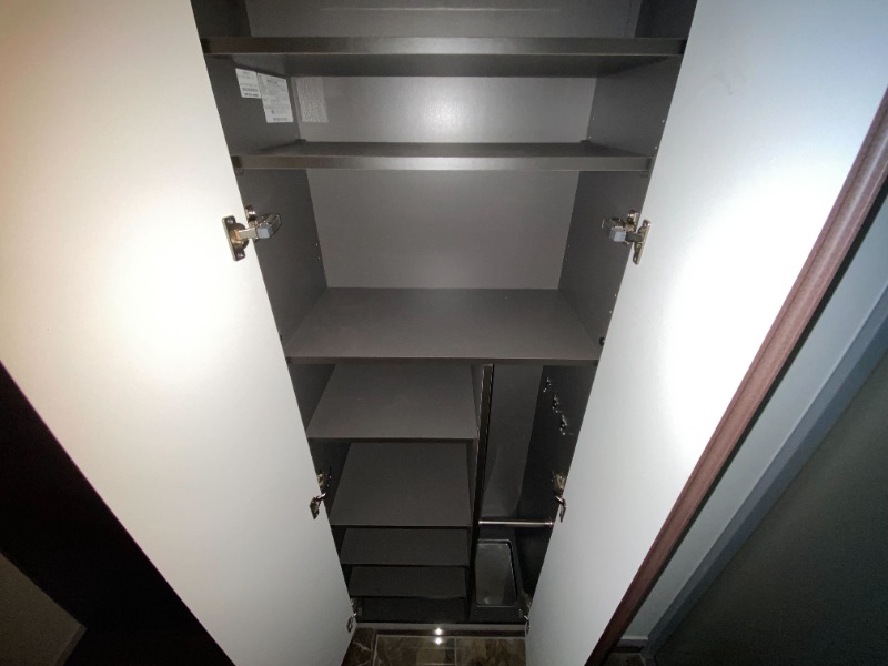 CREAL日本橋浜町 下足入れ