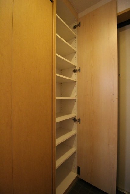 ロイヤルアメニティー西戸山901号室 同建物別部屋の参考画像