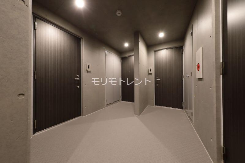 アトリオフラッツ奥沢4階 共用廊下