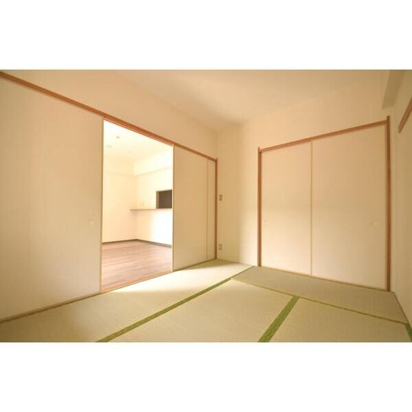 MYT・PARACIO203号室 リビング