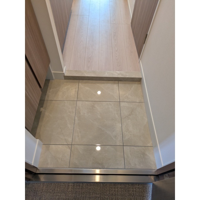 プレール・ドゥーク横濱子安206号室 ※各階色合いが異なります