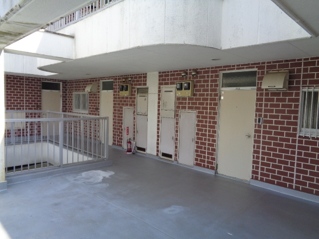 六幸館 エントランス