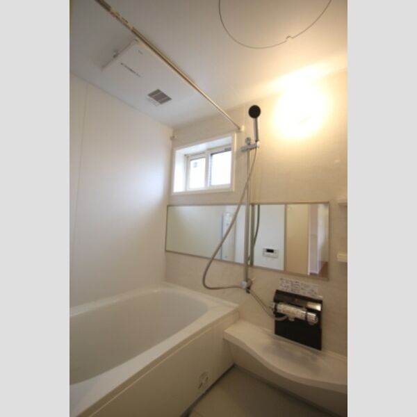 クレール・モモ　A101号室 A101浴室