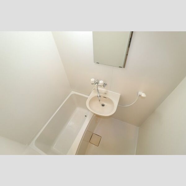 ロイヤル武蔵野210号室 バス