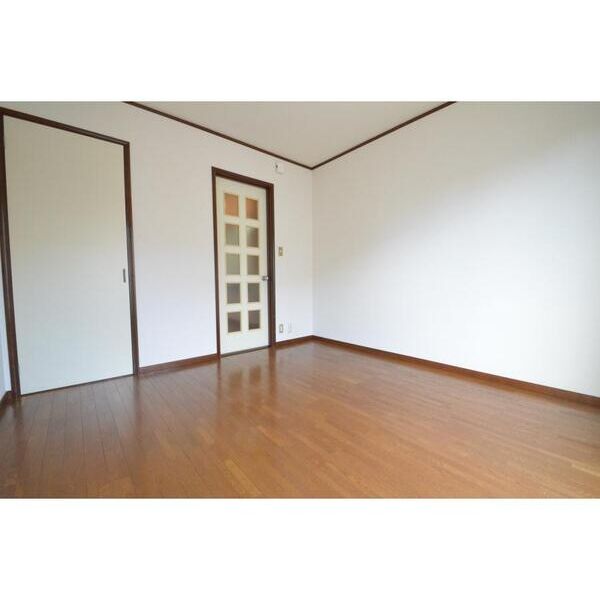 第2パープルハウス203号室 リビング