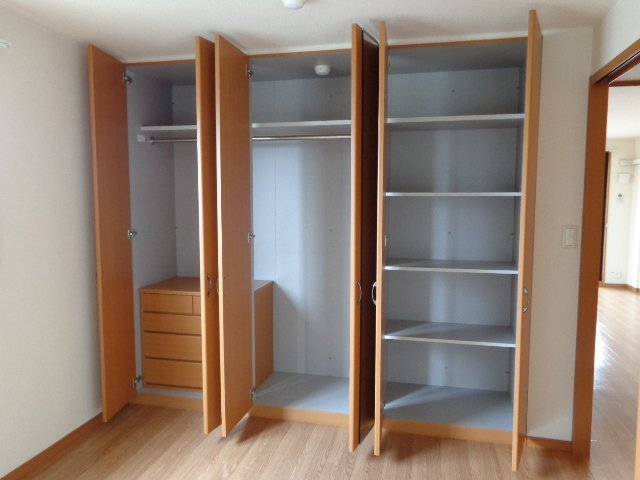 スカイヒルズ クローゼット