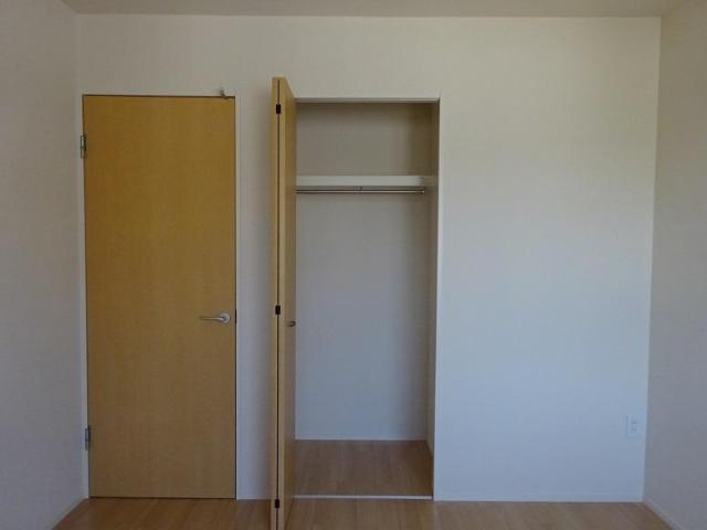 ローズハウス弐番館 洋室