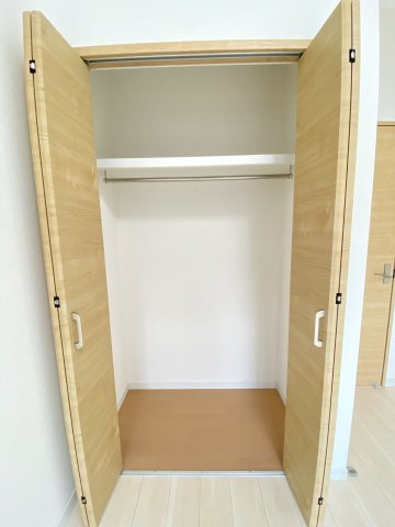 メゾンソレイユ希望ケ丘201号室 収納