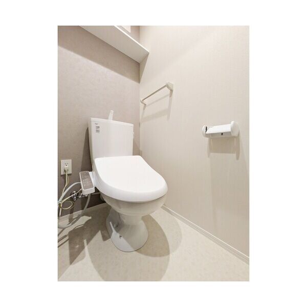 LAPIN湘南403号室 トイレ