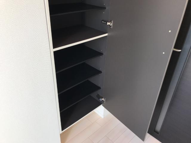 メゾンアイリス湘南Ⅱ シューズBOX