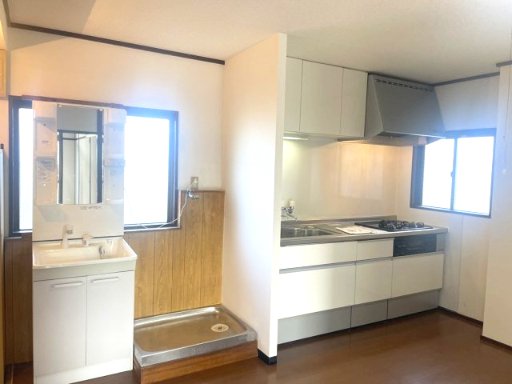 マンション三鈴203号室 キッチン