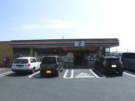 レオパレスアクシス 物件より390ｍ　５分