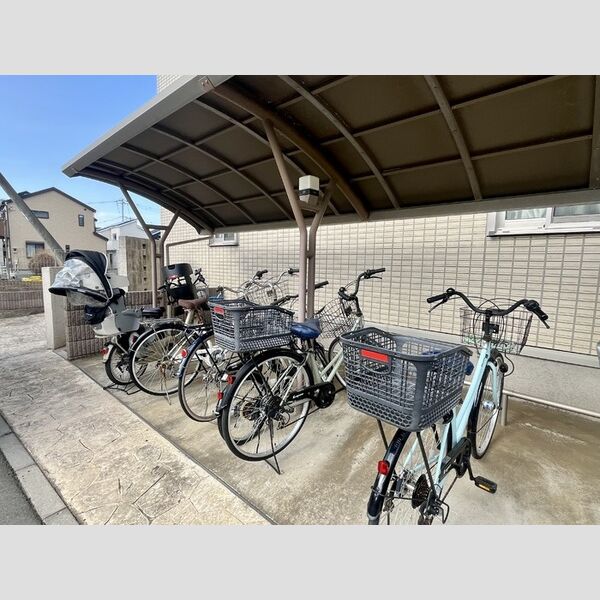 グランドソレイユ　Ⅱ102号室 駐輪場