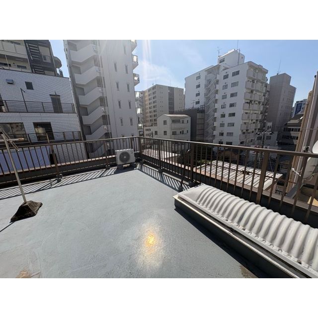 門前仲町1丁目借家A号室 屋上付きです！