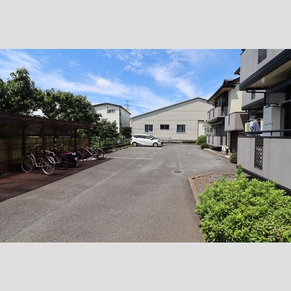 プライムガーデン 駐車場