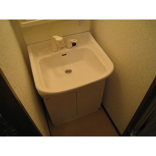 アンプルールリバーサイド 内観