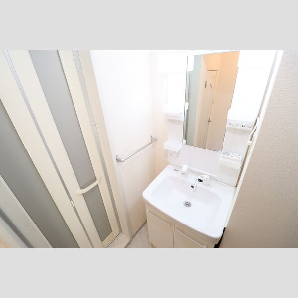 グリーンフラワー大成 忙しい朝にうれしい洗髪洗面化粧台付