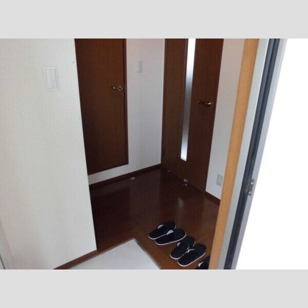 ソフィアジョウエイ 玄関