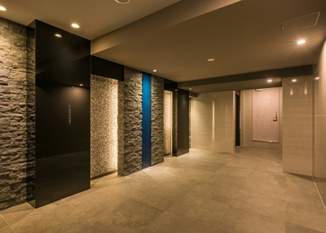 ガーラ・グランディ横濱関内4階 落ち着いたロビーです