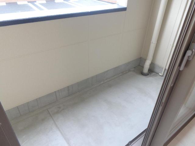 アヴァンサ105号室 ベランダ