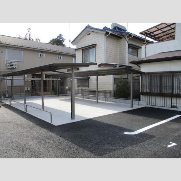 サウスヒルズⅢ 駐輪場