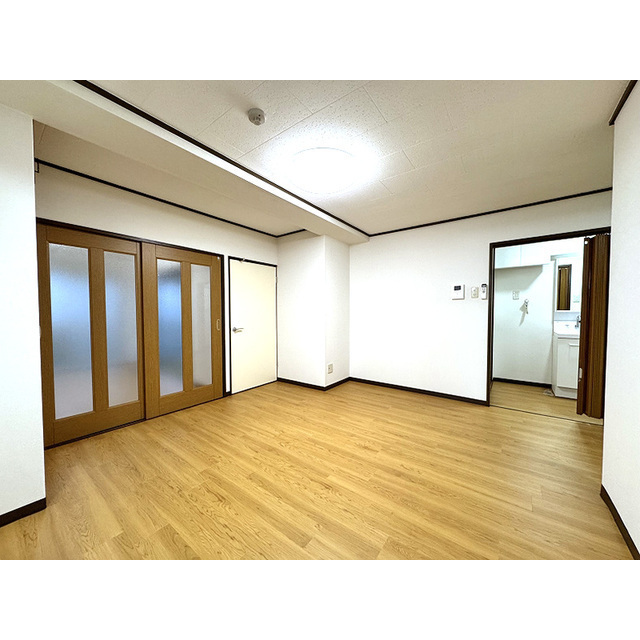 経堂サンハイツ202号室 ゆったり使えるDKです