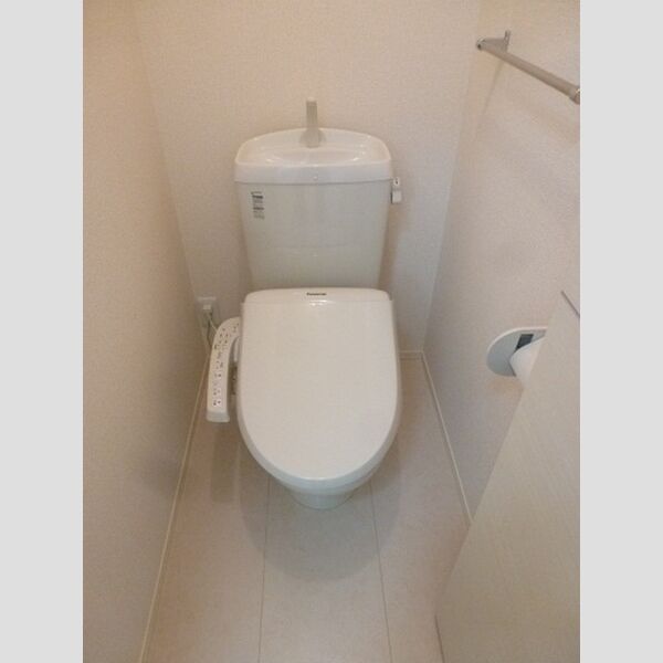 オン・ザ・ロード川越205号室 トイレ