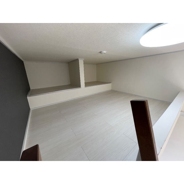 クレセントハイツ星の宮103号室 リビング