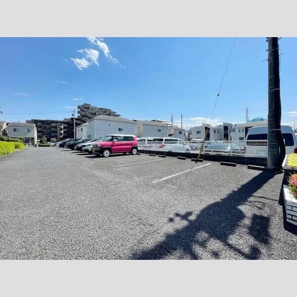 ファミール東宮原 駐車場