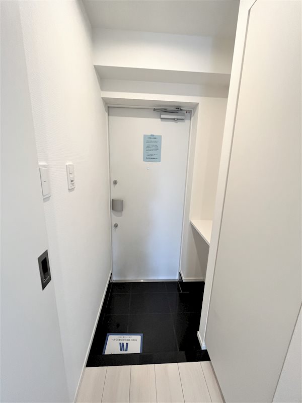 ステージグランデ千歳烏山アジールコート3階 玄関